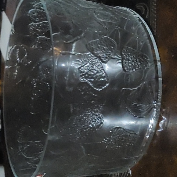 Iittala Vintage Strawberry Salad Bowl - Picture 2 of 5